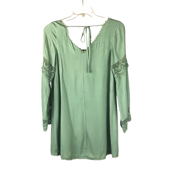 DRESS - Women's Soieblu Crinkle V-Neck Mini Dress in Malachite Green. Size M - Picture 3 of 15